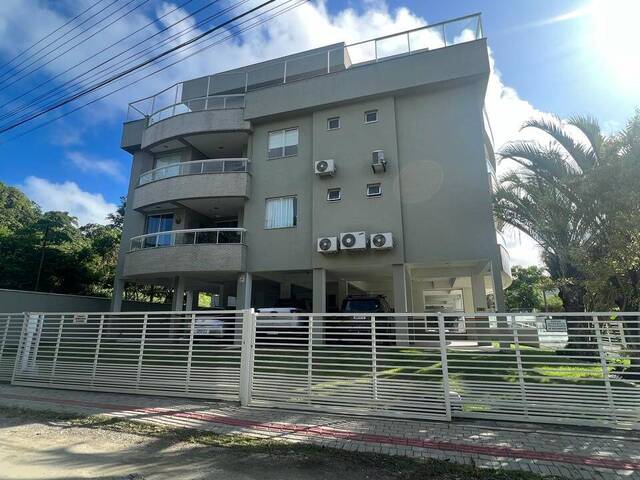 #697 - Apartamento para Locação em Bombinhas - SC - 2