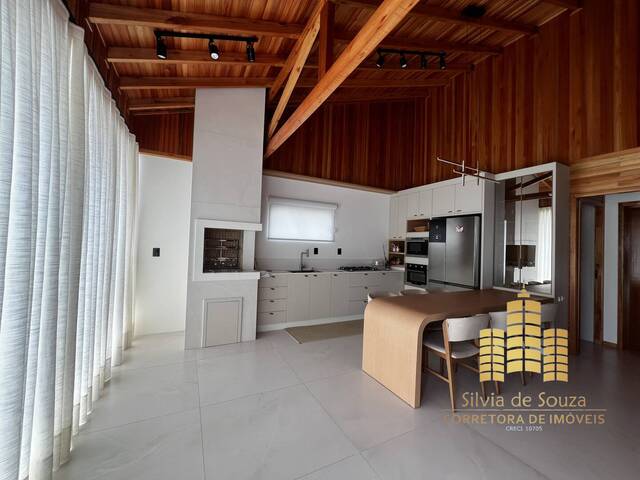 #1683 - Casa para Locação em Bombinhas - SC - 2