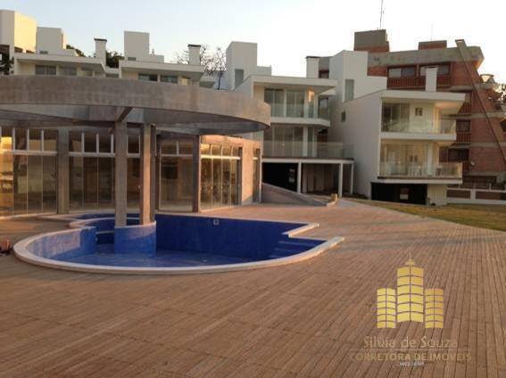 Casa, 4 quartos, 240 m² - Foto 4