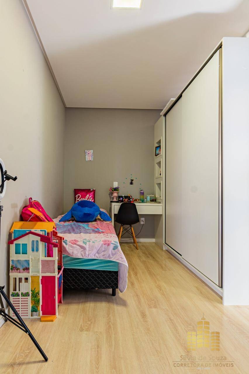 Casa, 3 quartos, 240 m² - Foto 27